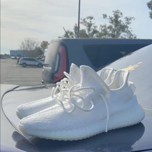 Yeezy 350 V2 Creme